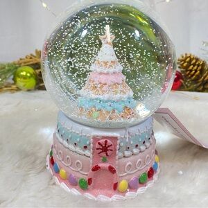 Cupcakes and Cashmere Gingerbread Tree Musical Snowglobe Christmas 2023 NWT